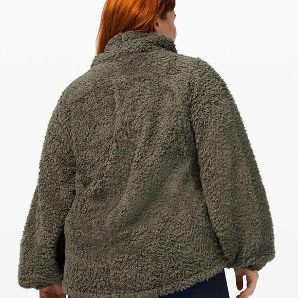 Nwot lululemon warm restore sherpa - Picture 5 of 7